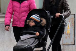 Marta Kaczyńska modna w dobie koronawirusa. Tak spaceruje z dziećmi [ZDJĘCIA]