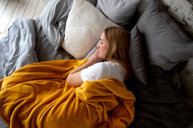 Sypiasz w ten sposób? Uważaj, grozi ci nadciśnienie
