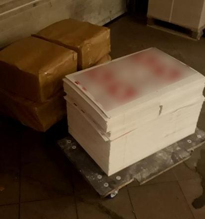 Drukował podrobione znaki towarowe, a przed Strażą Graniczną schował się w ścianie