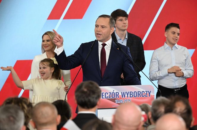 Rodzina Karola Nawrockiego na wieczorze wyborczym
