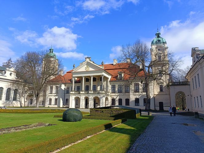 Muzeum Zamoyskich w Kozłówce wczesną wiosną