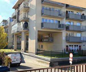 Teligi 26 w Krakowie. Blok z ukrytym balkonem