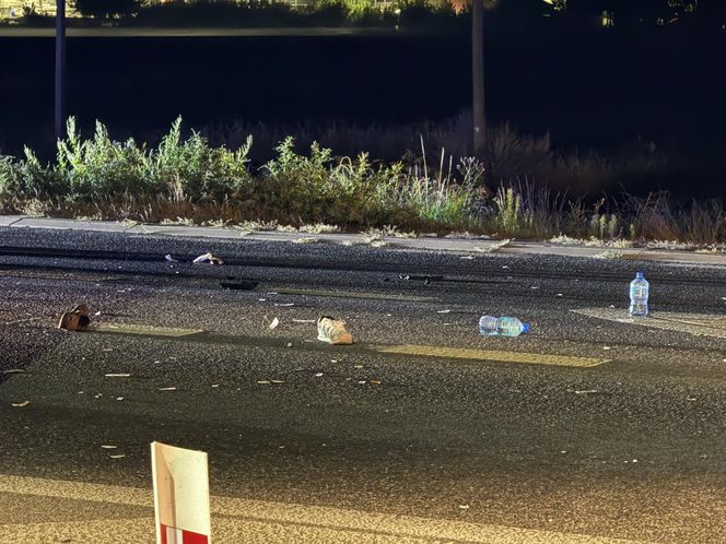 Błonie. Wjechali hulajnogą elektryczną prosto pod tira. Nie mieli szans, zaginęli na miejscu