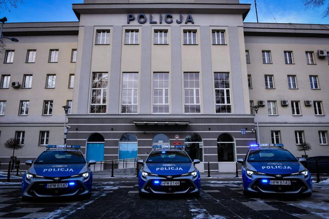 100-konne hybrydy. Nowe radiowozy dla podlaskich policjantów  