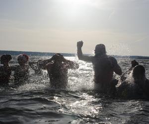 Klimat i temperatura jak w Rio De Janeiro. Tak lubelskie morsy rozpoczęły karnawał