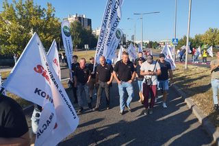 Protest górników w Jastrzębiu-Zdroju. Blokują kluczowe rondo i główne drogi