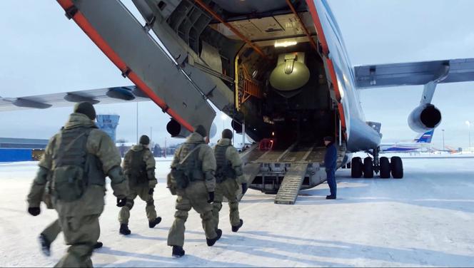 Rosyjskie wojska wkraczają do Kazahstanu