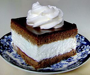 Wuzetka: słodki symbol Warszawy. Podajemy przepis na wuzetkę!