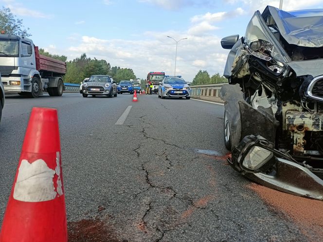 Poranny paraliż na DTŚ. Ogromne utrudnienia po zderzeniu dwóch pojazdów w kierunku Katowic