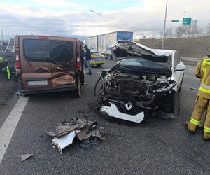 Karambol na autostradzie A4 na wysokości Zabrza. Zderzyły się cztery pojazdy. Poważne utrudnienia 