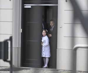  Kasia Nawrocka na biało czekała na rodziców 