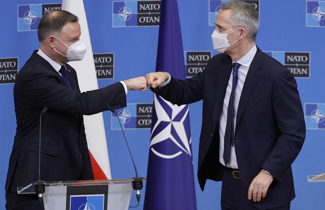 Sekretarz generalny NATO Jens Stoltenberg i Prezydent RP Andrzej Duda na wspólnej konferencji w Brukseli 