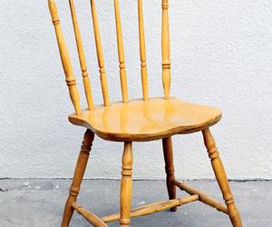 Odnawianie starego krzesła