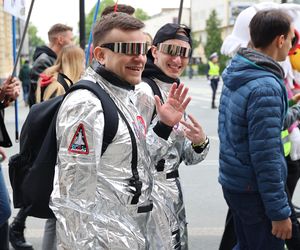 Kosmiczny korowód studencki przeszedł 9 maja ulicami Lublina