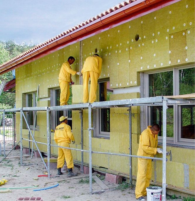 Płyty z wełny mineralnej do ocieplania ścian dwuwarstwowych