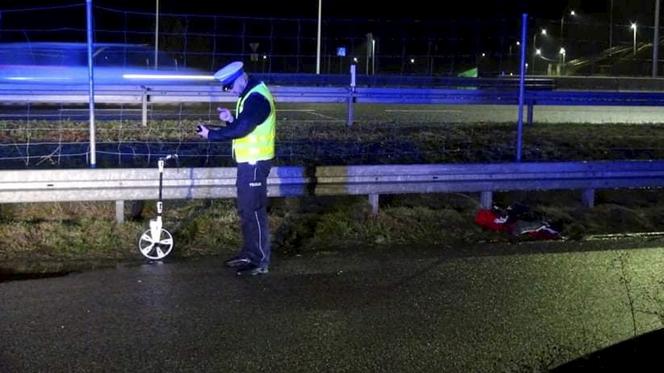 Z impetem wjechał w dzieci na poboczu, 13-latek walczy o życie