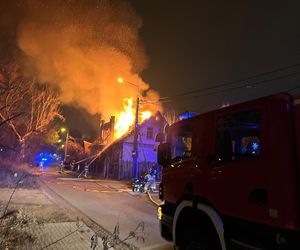 Pożar domu przy ul Młynowej w Białymstoku. Trwa przeszukiwanie pogorzeliska. 