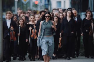 Rosalía nagrała teledysk w Polsce. Te kultowe miejsca w Warszawie odwiedziła hiszpańska gwiazda