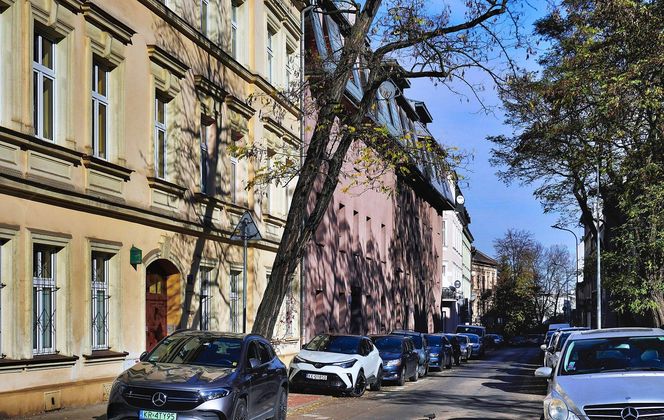 Kiedyś to było wolne miasto królewskie, teraz jest częścią Krakowa. Prawa miejskie traciło dwa razy