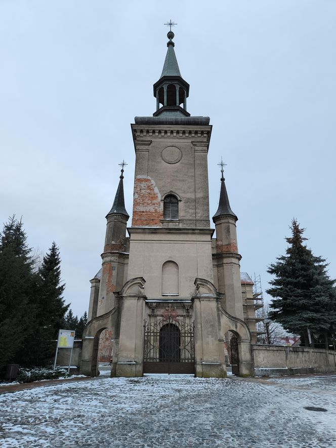 Kościół farny w Osiecznej