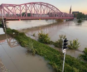 Głogów przygotowuje się na fale wezbraniową na Odrze. Ta ma dotrzeć około godziny 14