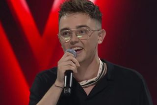 Uczestnik The Voice of Poland w zagranicznej odsłonie show. Wiktor Zwierzyński odwrócił cztery fotele!