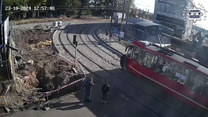 Chorzów: Dwoje nastolatków potrąconych przez tramwaj. Policja opublikowała nagranie