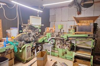 Mazowsze: Rozbito gang produkujący lewe papierosy! Grozi im do 15 lat