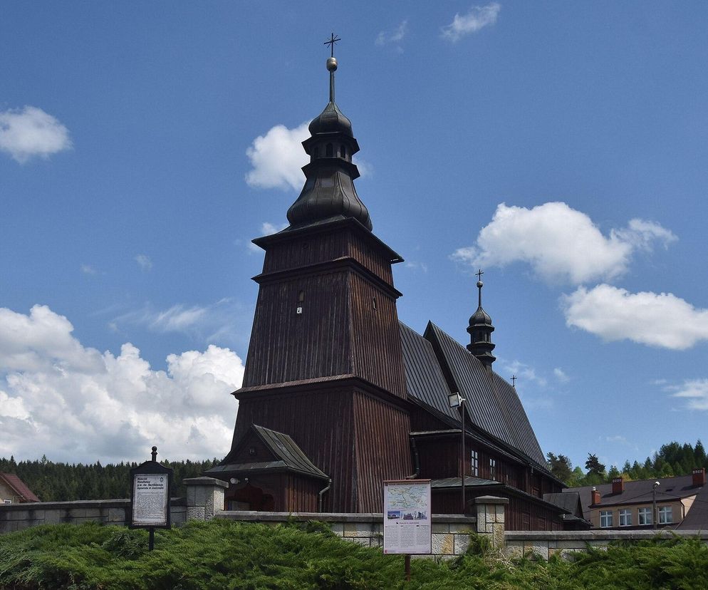 Ta wieś w Małopolsce jest nazywana stolicą folkloru. Jej mieszkańcy kultywują zapomniane obrzędy ludowe [GALERIA]