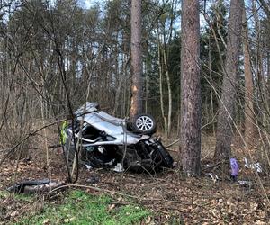 Fatalny wypadek pod Sulęciniem. Auto doszczętnie rozbite