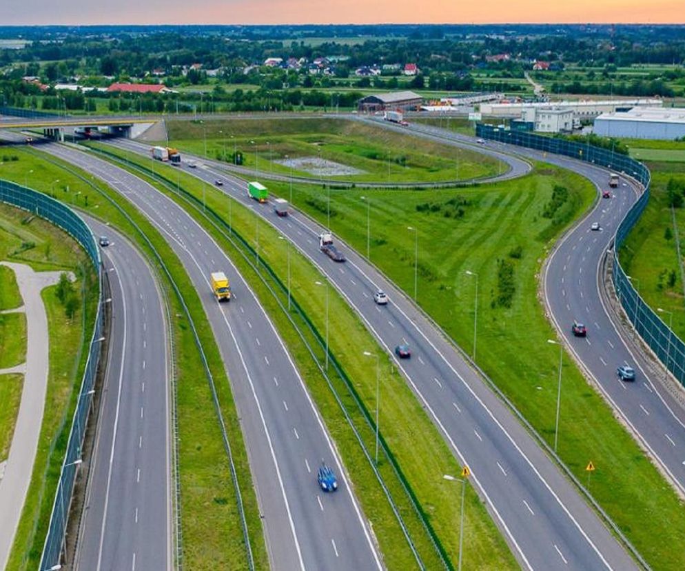 Nowe drogi ekspresowe w Polsce 2023. Tu pojedziemy lepszą nawierzchnią. Gdzie planowana jest budowa? [PLANY, MAPA]