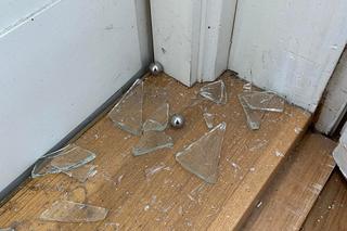 W Nekli padły strzały! Ktoś ostrzelał przychodnię zdrowia [ZDJĘCIA]