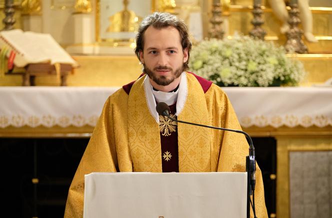 Na Wspólnej odc. 3228. Ksiądz Olek (Jan Hussakowski)