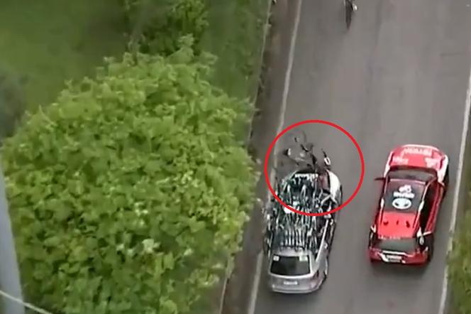 Samochód potrącił kolarza podczas Giro d'Italia. Sceny jak z filmu sensacyjnego [WIDEO]