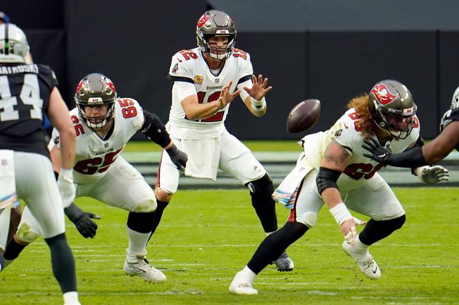 Super Bowl 2021 TV NA TRANSMISJA NA ŻYWO O KTÓREJ GODZINIE Super Bowl GDZIE OGLĄDAĆ w TV Na jakim programie Super Bowl GODZINA