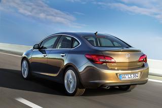 Opel Astra Sedan 2012