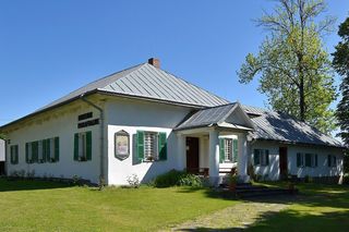 To jedno z najsławniejszych miast w Małopolsce. Znajduje się w nim najpiękniejsza plebania