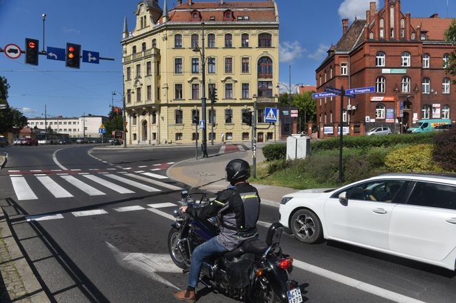 Strzelał do ludzi w Toruniu. Dziennikarz Marcin Lewicki jednym z poszkodowanychStrzelał do ludzi w Toruniu. Dziennikarz Marcin Lewicki jednym z poszkodowanych
