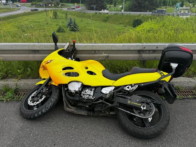 Groźny wypadek na drodze ekspresowej S1. Motocyklista zabrany śmigłowcem LPR do szpitala