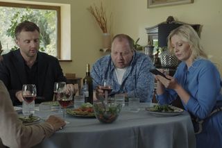 M jak miłość, odcinek 1886. Bartek (Arkadiusz Smoleński), Jagoda (Katarzyna Kołeczek), Dorota (Iwona Rejzner)