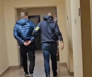 Policja zatrzymała recydywistę z narkotykami, bronią i milionem złotych!