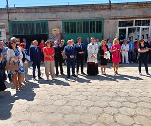 W ścianie budynku powstającego Branżowego Centrum Umiejętności w branży elektroenergetyki zamurowana została także kapsuła czasu