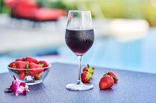 Wino truskawkowe - sprawdzony przepis na wino z truskawek