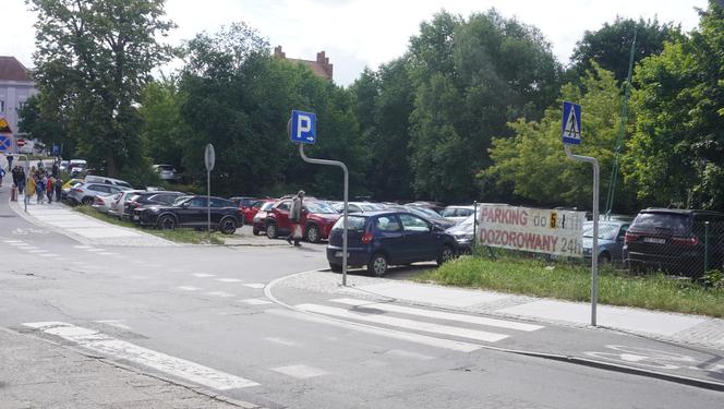 W centrum Olsztyna powstanie parking z prawdziwego zdarzenia? Miasto ogłosiło przetarg [ZDJĘCIA]