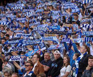 Lech Poznań - Legia Warszawa. Zdjęcia kibiców