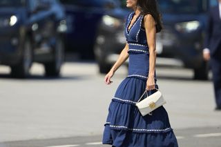 Królowa Letycja inspiruje doskonałym wyczuciem stylu. Oto kilka modowych zasad hiszpańskiej monarchini 