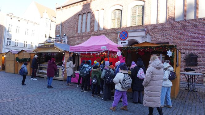 Ruszył Warmiński Jarmark Świąteczny w Olsztynie. Dziesiątki wystawców i tłumy na starówce