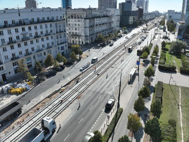 Wielki powrót tramwajów na Marszałkowską. Pojadą po zielonym dywanie
