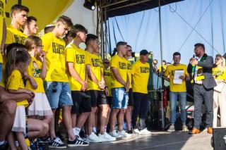 Wielka feta kibiców i piłkarzy GKS Katowice pod Spodkiem. Awans jest nasz!