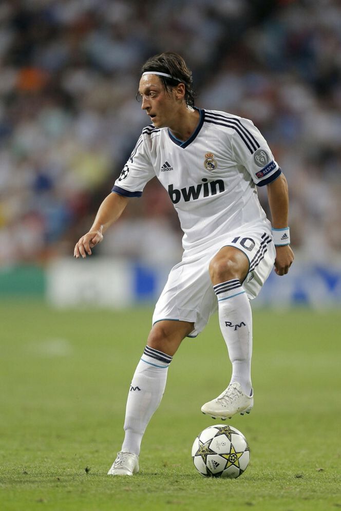 Mesut Ozil przeszedł niezwykłą przemianę!